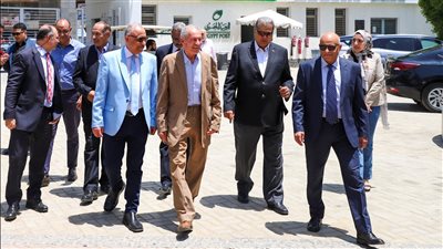 رئيس الاتحاد الدولي لكرة اليد ضيف نادي البنك الأهلي