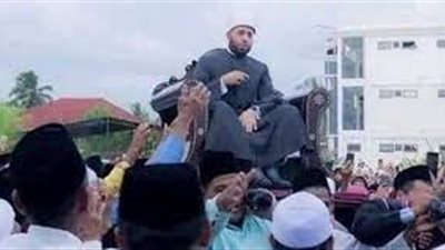 أول تعليق من أسامة الأزهري على حملة السلفين ضده بسبب صور إندونسيا 