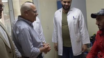 محافظ بورسعيد يشيد بمستوى الرعاية الطبية للمنتفعين بالتأمين الصحى 