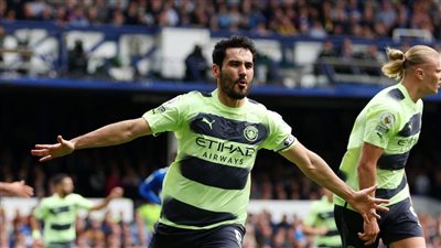 مانشستر سيتي يدمر إيفرتون ويلامس الدوري الإنجليزي 