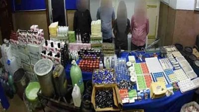 الداخلية تداهم شقة تستخدم في تصنيع مستحضرات التجميل مجهولة المصدر بعابدين