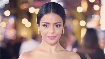 أسماء أبو اليزيد تحتفل بخطبتها (صور)