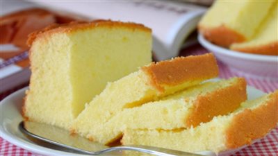 بالخطوات.. طريقة تحضير كيك الحليب الساخن 