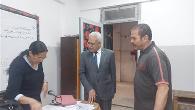 مدير تعليم القاهرة يتفقد المطبعة السرية للإعدادية ومركز توزيع أسئلة لدبلومات الفنية 