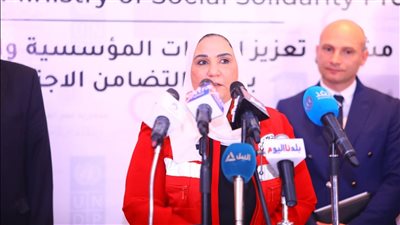 الهلال الأحمر يعلن توفير 27 طن إمدادات صحية فورية للنازحين من السودان