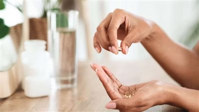 لا تتجاهله.. تحذير خطير من الإفراط في تناول الفيتامينات