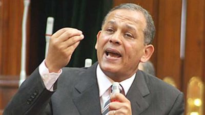 «السادات» يطالب بمراجعة شاملة لقانون الأحزاب.. وإتاحة الفرص المتساوية للمعارضة وغير المعارضة