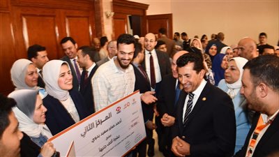 أشرف صبحي يشهد الإعلان عن المشروعات الفائزة بمسابقة برنامج بادر