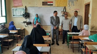 مدير تعليم الجيزة يتابع لجان امتحانات الشهادة الإعدادية 