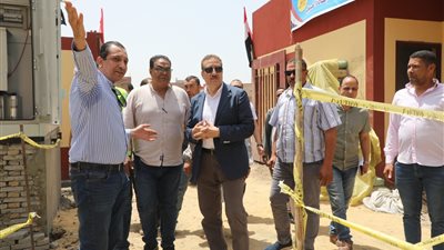 بتكلفة 70 مليون جنيه.. محافظ المنوفية يتفقد مشروع صرف صحى جزى 