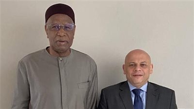 القائم بأعمال السفارة المصرية في طرابلس يلتقي الممثل الخاص للأمم المتحدة بليبيا