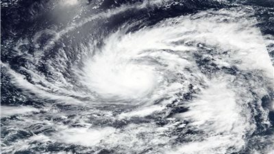 إجلاء سكان جزيرة جوام الأمريكية بسبب إعصار ماورا وتحذيرات من فيضان مميت 