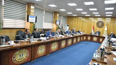 وزير القوى العاملة: 2.2 مليار جنيه إعانات طوارئ لـ422 ألف عامل