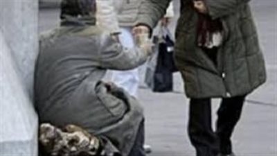 فيزا كارت وعملات أجنبية.. المتسول المليونير في قبضة الشرطة بمصر القديمة 