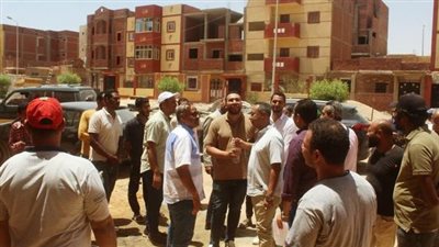 رئيس جهاز أسوان الجديدة وأعضاء وحدة الدعم الفني يتفقدون وحدات الإسكان المتوسط