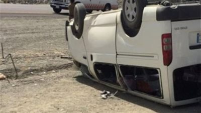 إصابة 3 أشخاص بانقلاب سيارة على طريق بني سويف 
