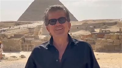 وليد توفيق يصور كليب مصر يا أم السلام في الأهرامات.. صور
