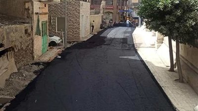 محافظ دمياط تتابع عمليات الرصف بالمنطقة القديمة وتشدد على منع استغلال المواطنين