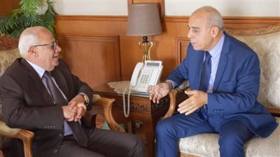 محافظ بورسعيد يستقبل نائب رئيس مجلس إدارة شركة بتروسيف