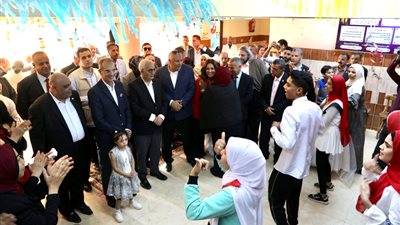 «حجازى» و«طلعت» و«الزملوط» يتفقدون مدرسة الأمل للصم وضعاف السمع بالخارجة