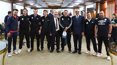 تكريم لاعبي السلة وتنس الطاولة بنادي البنك الأهلي