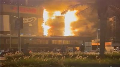 النيابة تعاين حريق سوبر ماركت شهير بالتجمع