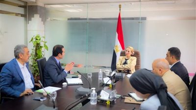 وزيرة البيئة تلتقي ممثلى شركة أسبيك العاملة بمجال إدارة وتشغيل ومعالجة المخلفات