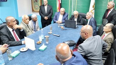 حجازي يشدد على مراجعة كتيبات المفاهيم ويحذر الطلاب من الإجابة في ورق الأسئلة 