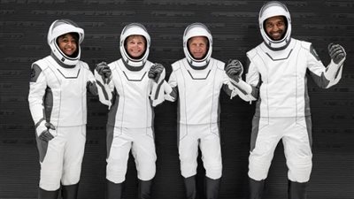 عودة رواد فضاء السعودية إلى الأرض بعد مهمة ناجحة