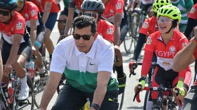 وزير الشباب ومحافظ القاهرة يُطلقان إشارة بدء أكبر ماراثون للدراجات الهوائية 