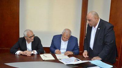 رضا حجازى يشهد اعتماد محافظ الوادي الجديد لنتيجة الشهادة الإعدادية