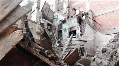 قبل انهيار منزلهم بلحظات.. العناية الإلهية تنقذ أسرة من الموت في أسيوط