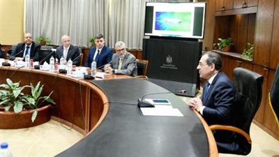 وزير البترول يسلم الرخصة الثانية لمزاولة نشاط تموين السفن بالوقود