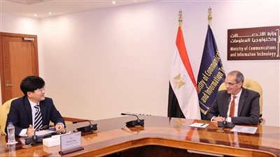وزير الاتصالات وتكنولوجيا المعلومات يستقبل رئيس شركة سامسونج للإلكترونيات مصر