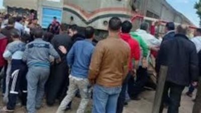 بالأسماء.. مصرع 6 أشخاص في حادث تصادم قطار بتوك توك في البحيرة 