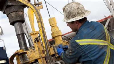 السعودية تقرر تخفيضات مفاجئة لإنتاج النفط يوليو المقبل