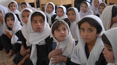تسميم الطالبات.. طريقة جديدة من حركة طالبان الأفغانية لحظر تعليم الفتيات 