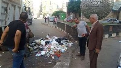 رئيس مدينة دمياط يتابع رفع 70 طن قمامة وتركيب كشافات إنارة