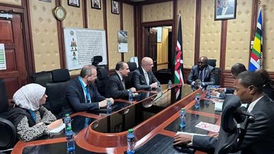 وزير الإسكان يلتقى رئيسى لجنتى الإسكان والبنية التحتية بالبرلمان الكينى 