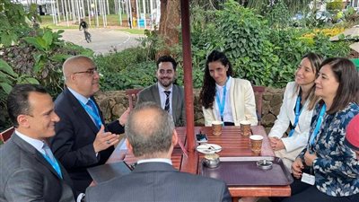 وزير الإسكان يعرض التجربة العمرانية المصرية على مسئولي الأرجنتين