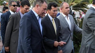 وزير الرياضة يستقبل اليوم بعثة الأهلي بمطار القاهرة بعد التتويج الإفريقي 