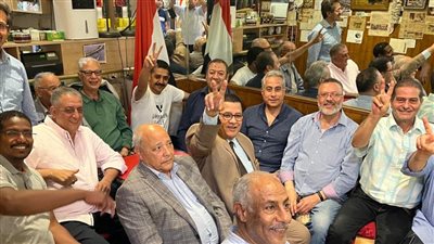 وزير العمل يشارك المصريين فرحتهم بفوز الأهلي في بيت العائلة المصرية بجنيف