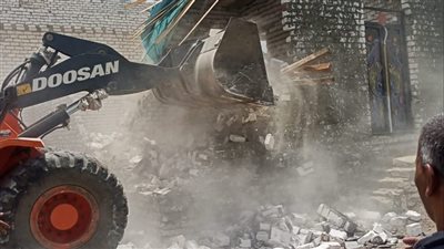 إزالة 110 حالة تعد بالبناء على الأراضي الزراعية وأملاك الدولة بالمنيا