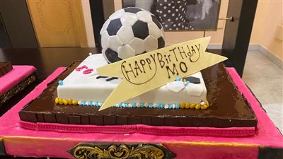 منتخب مصر يحتفل بعيد ميلاد محمد صلاح قبل العودة للقاهرة