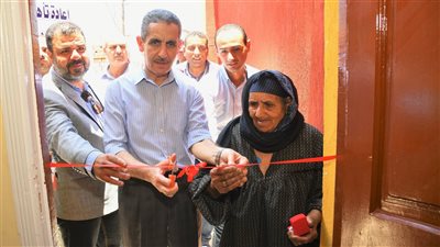  محافظ الغربية يسلم 7 منازل جديدة في السملاوية وحانوت