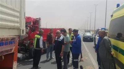 مصرع سائق في حادث تصادم سيارتين على الطريق الصحراوي بسوهاج