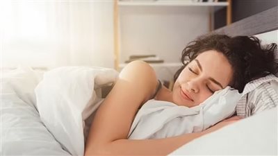 في موجة الحر الحالية.. هل يجب أن تنام عاريًا؟ 