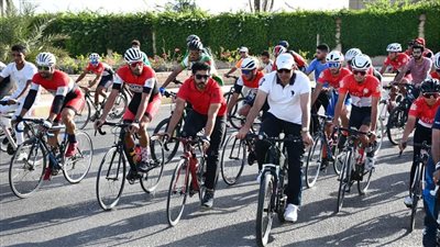 وزير الشباب والرياضة يقود ماراثون للدراجات الهوائية ويشارك في اليوم الرياضي بالشروق