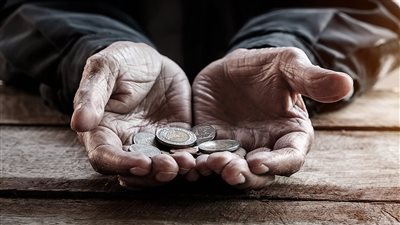 معاقبة متسول قصر النيل بالحبس مع الشغل لتعاطيه المخدرات في الطريق العام 