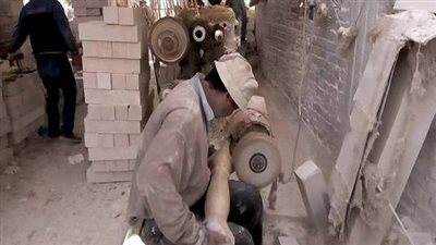 مصرع عامل بعد سقوط حجر ضخم عليه بمصنع رخام في شق الثعبان